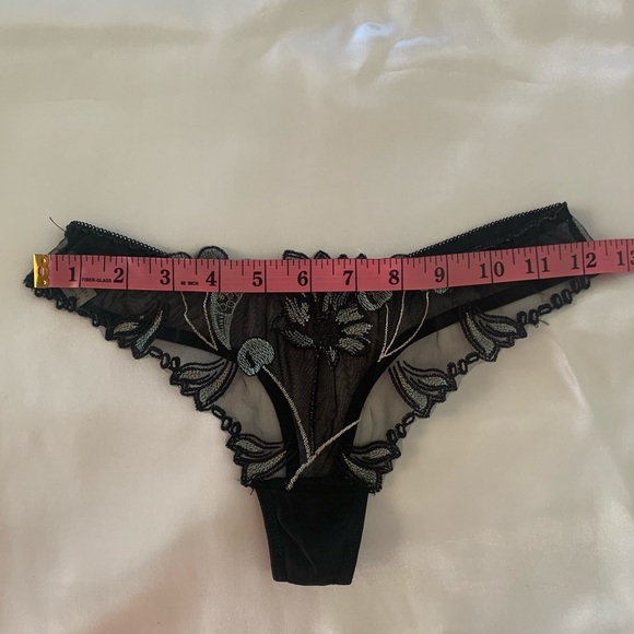 🖤NEW sexy elastic embroidery thong - Picture 3 of 4